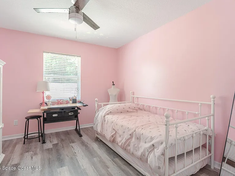 4920 48th Pl — Photo 8