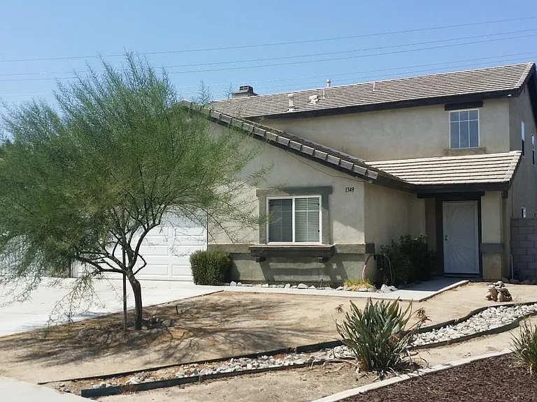 1349 Hummingbird Way — Photo 1