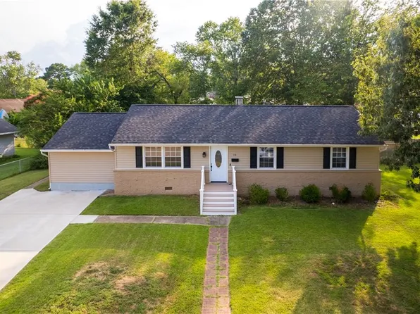 10 Prince William Rd, Newport News, VA 23608