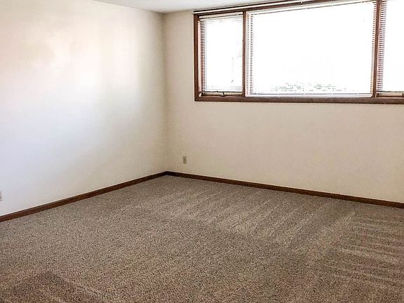 2nd image of 1828 G St APT 03