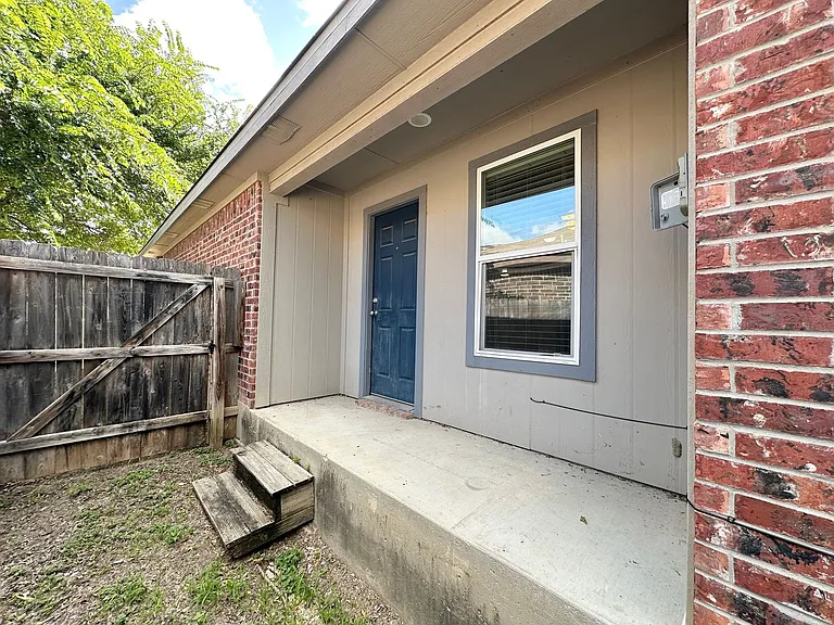 928 Maplewood St — Photo 31