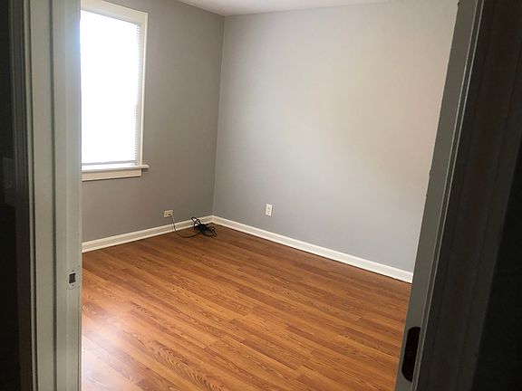5th image of 8030 S Emerald Ave #2
