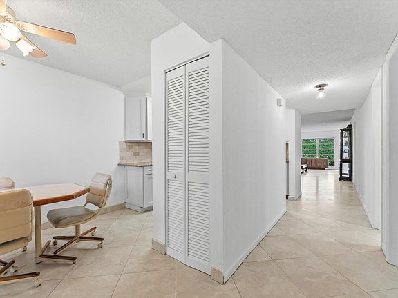 3rd image of 5635 QUEEN PALM Court #D