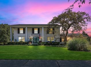 5826 Andover Rd, Troy, MI 48098