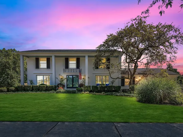 5826 Andover Rd, Troy, MI 48098