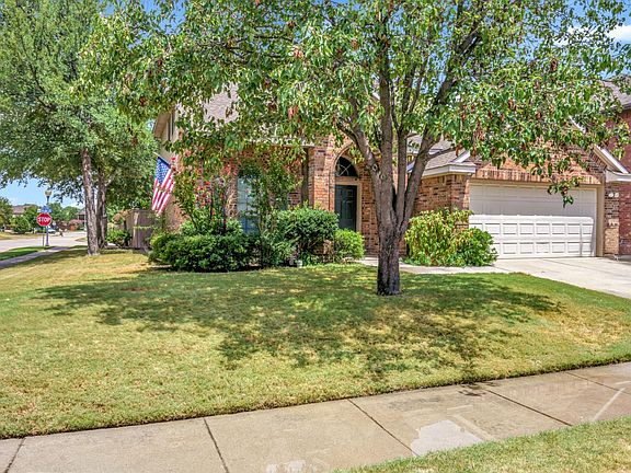 2nd image of 2701 Saint Johns Dr
