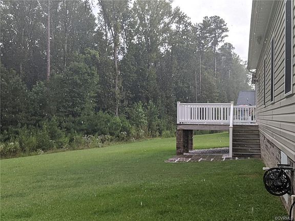 4th image of 701 Yellowstone Dr