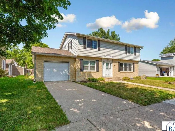 403 E Adams St, Arlington, MN 55307