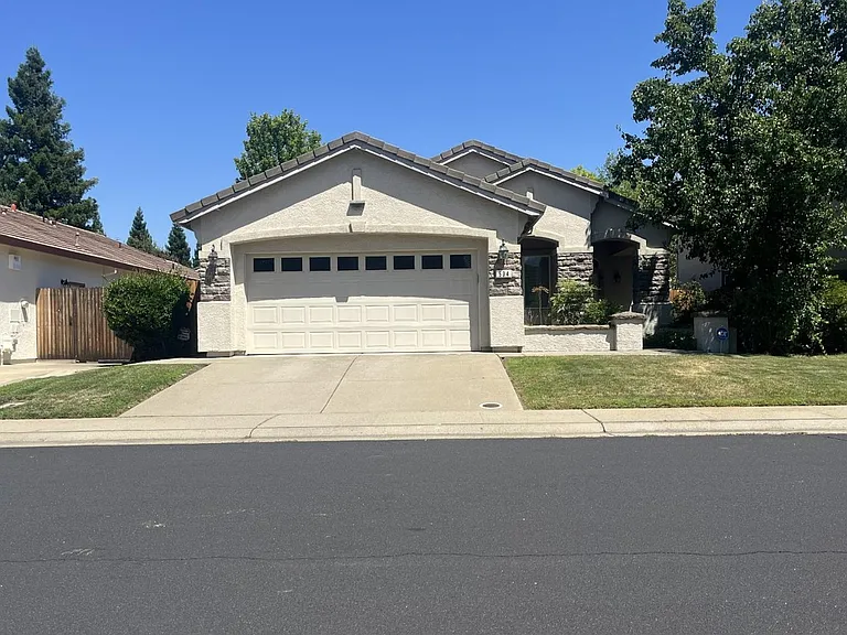 534 Kilsyth Ct — Photo 1