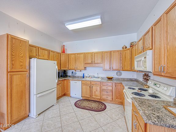 5th image of 4312 Mill Pond Dr