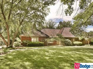 9725 Brentwood Rd, Omaha, NE 68114