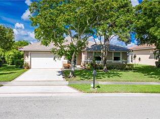 4893 Kensington Cir, Coral Springs, FL 33076