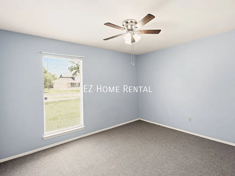 2907 W Greens Rd — Photo 20