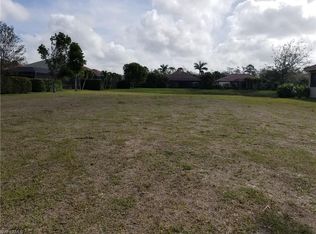 287 Saddlebrook Ln, Naples, FL 34110