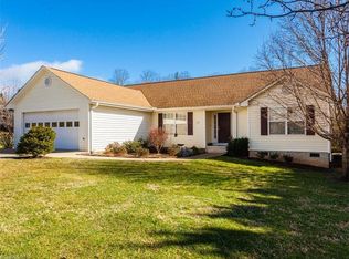17 Robin Way, Candler, NC 28715