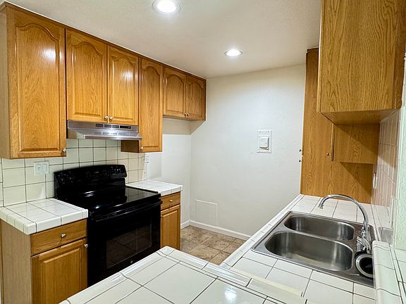 5th image of 2408 S Hacienda Blvd APT L3