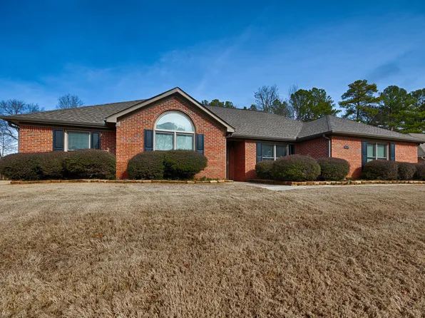 105 Wandering Ln, Harvest, AL 35749