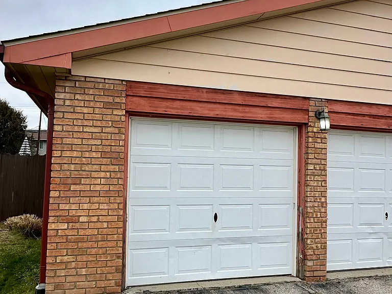 2099 Fabian Dr — Photo 11