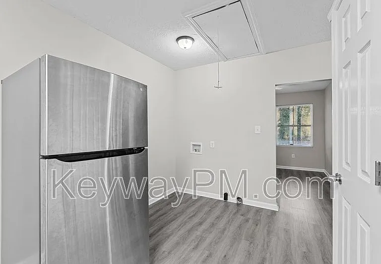 1120 Dodge Ln #10 — Photo 6