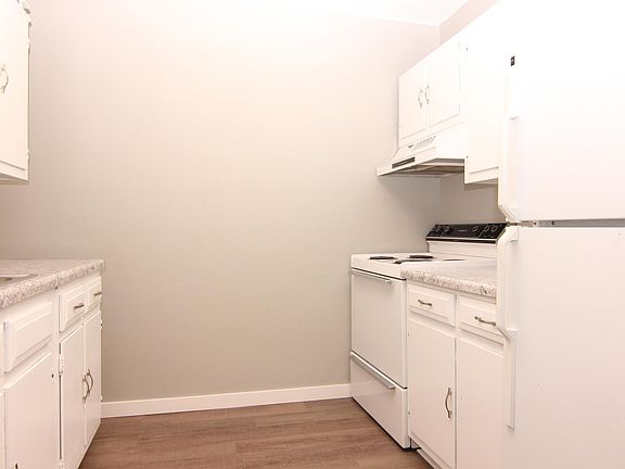 3rd image of 2723 Terrace Dr APT 8
