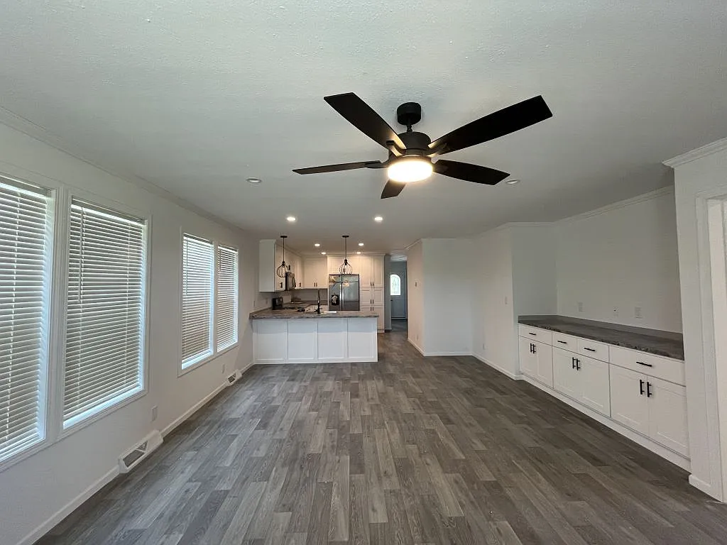 3 bed, 2.0 bath, 1500 sqft, $2,350 — Photo 4