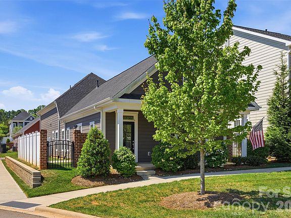 3rd image of 2273 Moss Haven Ln