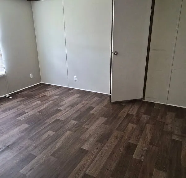 185 Lakeside Ln — Photo 8