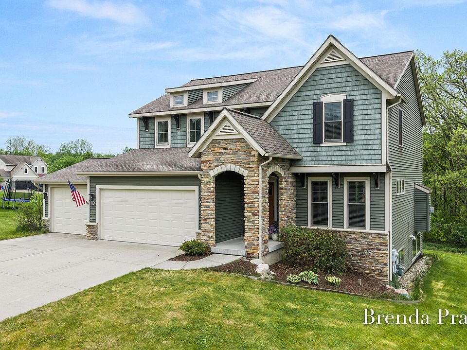 1st image of 9845 Sunset Ridge Dr NE