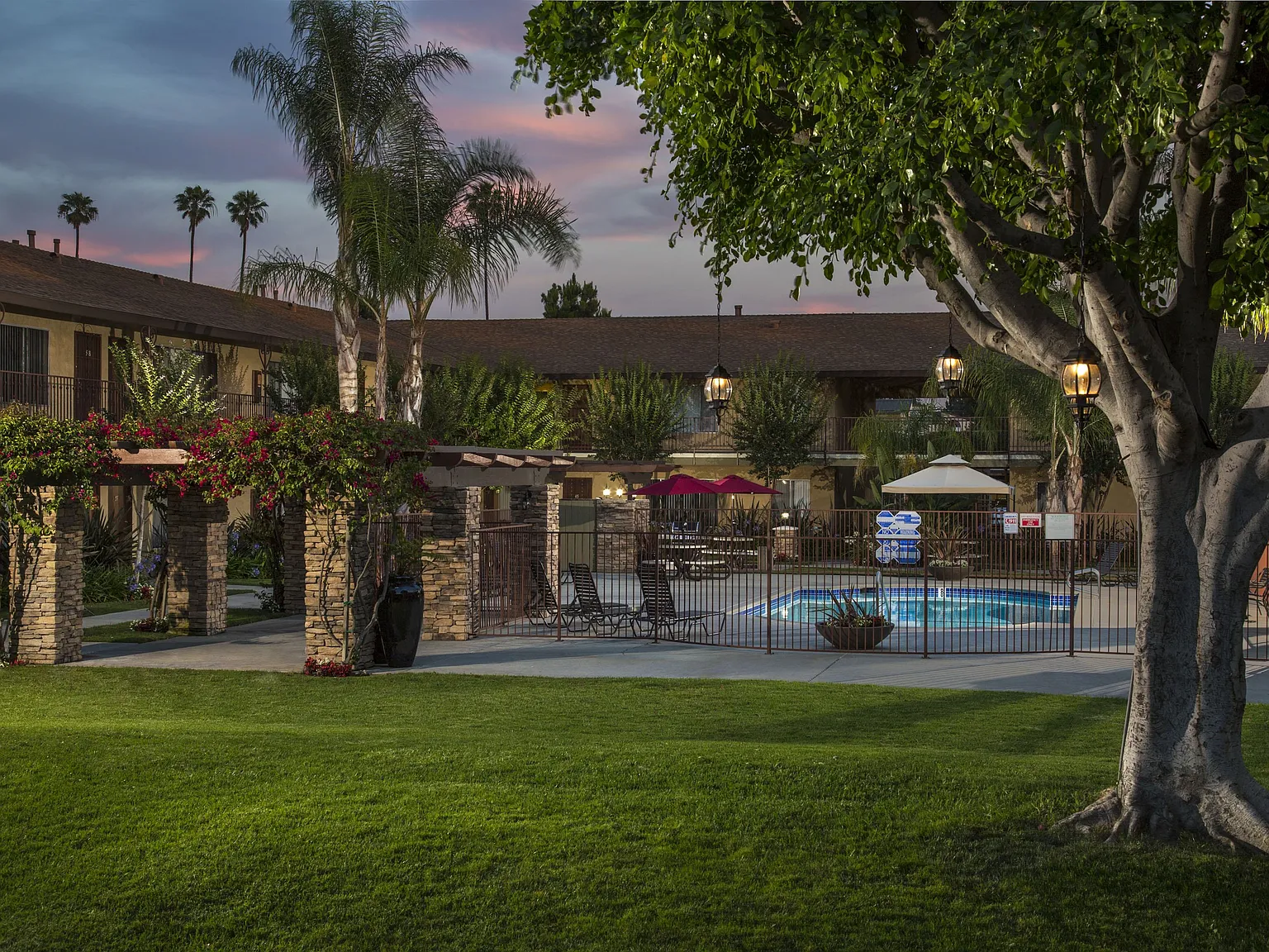 Fairway Village Apartments — Photo 3