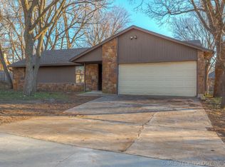 3026 W 68th Pl, Tulsa, OK 74132