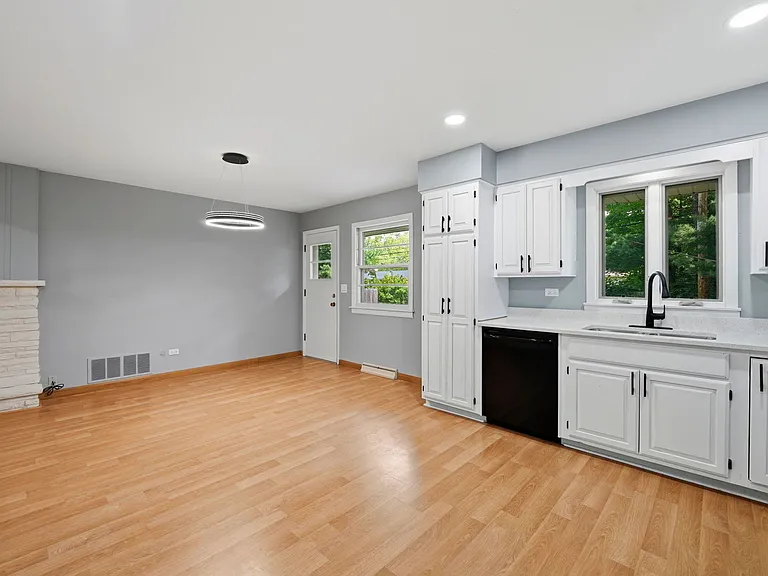152 Crestwood Dr — Photo 16