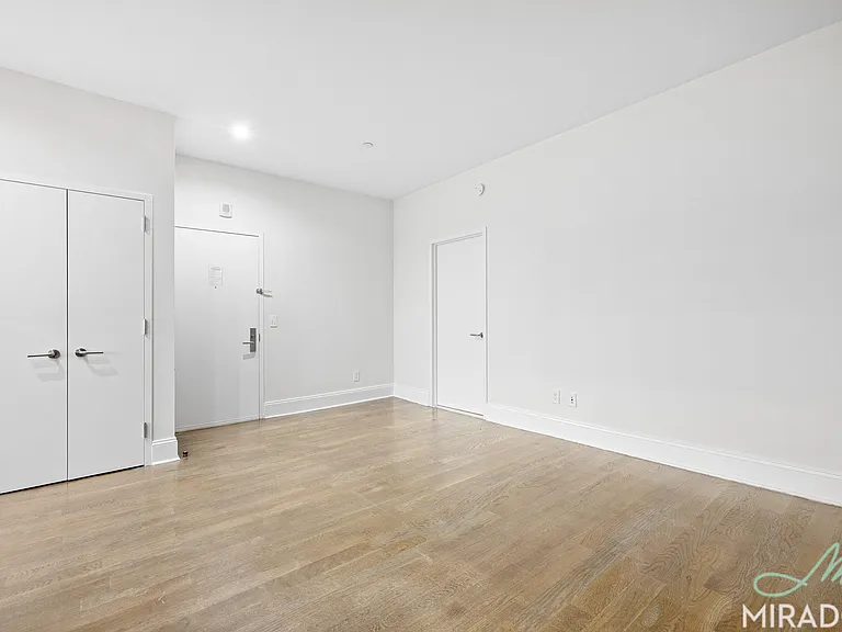 15 Park Row #24G — Photo 7