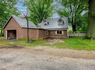 17366 Walden Rd, Hudson, IL 61748
