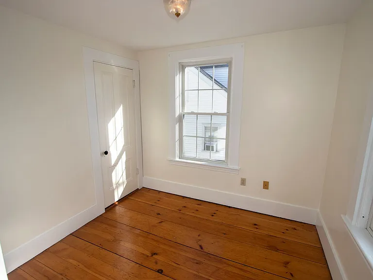 19 FIRST — Photo 16