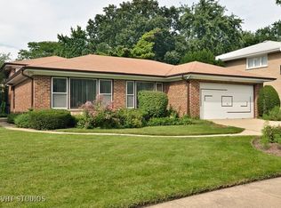 4452 W Devon Ave, Lincolnwood, IL