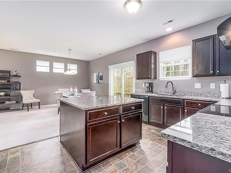 4007 Island Park Ct — Photo 15