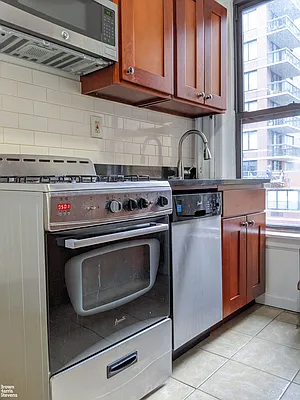 Rented by Brown Harris Stevens | media 21