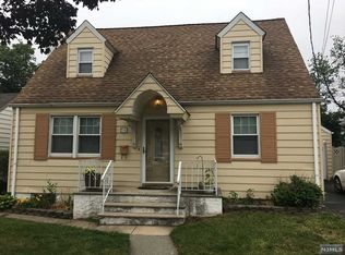 716 Garden St, Carlstadt, NJ 07072