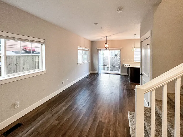 5727-5729 Honey Bee St S — Photo 3