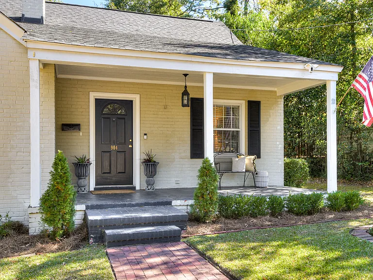 904 Highland Ave — Photo 3