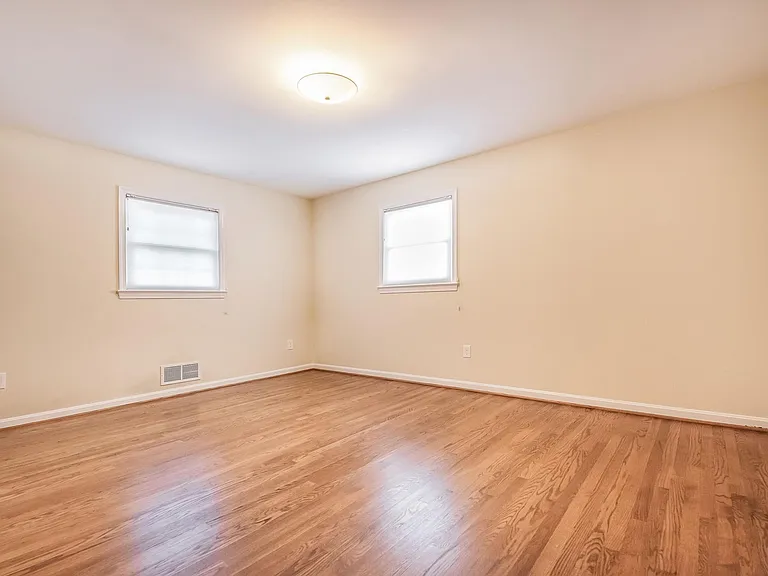 6226 Hardy Dr — Photo 21