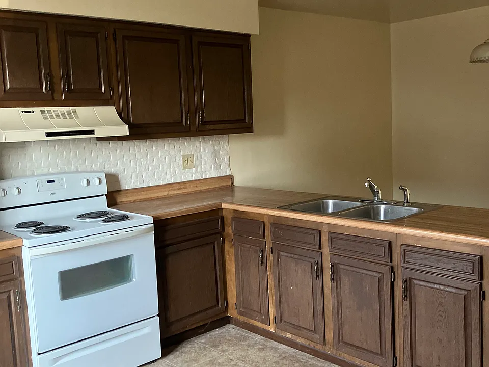 Great kitchen work space