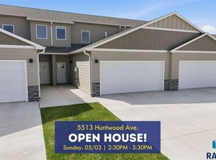 5513 S Huntwood Ave, Sioux Falls, SD 57108