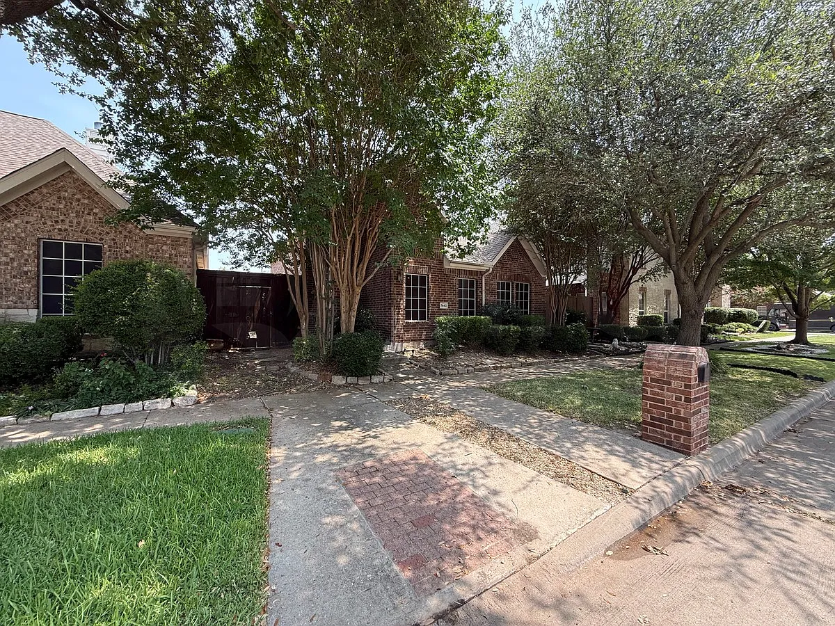 3 bed, 2.0 bath, 1785 sqft, $2,450 — Photo 1