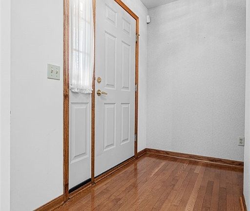 4th image of 1442 Tewksbury Cir