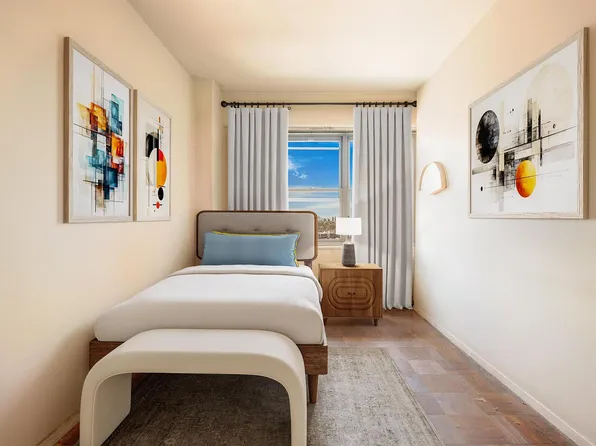 70-25 Yellowstone Boulevard image 9 of 22