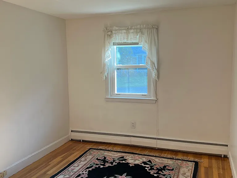 321 Washington St — Photo 5