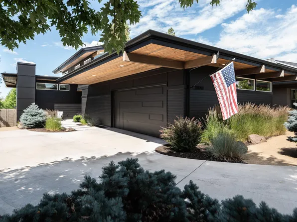 20640 SE Cougar Peak Dr, Bend, OR 97702
