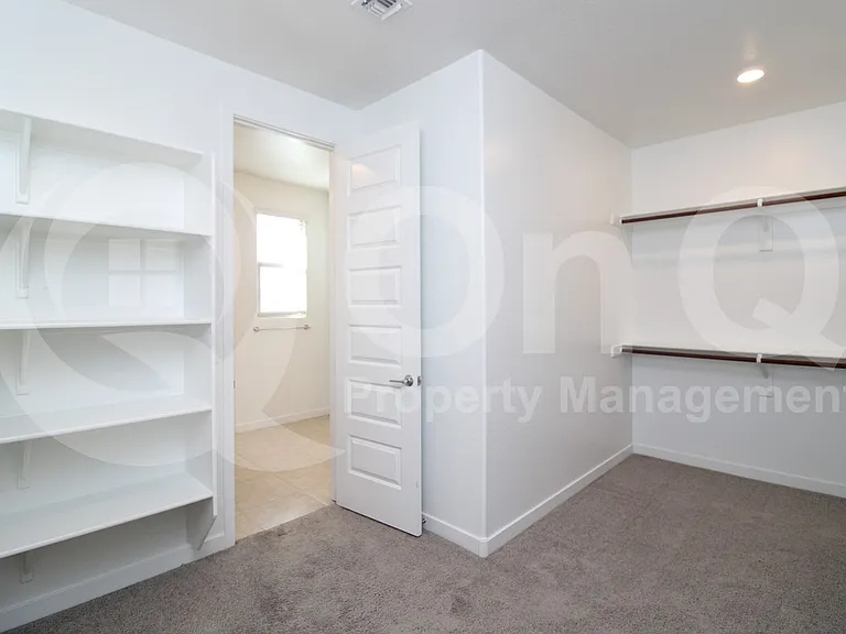 1130 E Armstrong Way — Photo 27