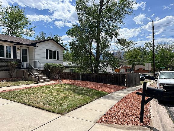 2nd image of 403 Maplewood Dr